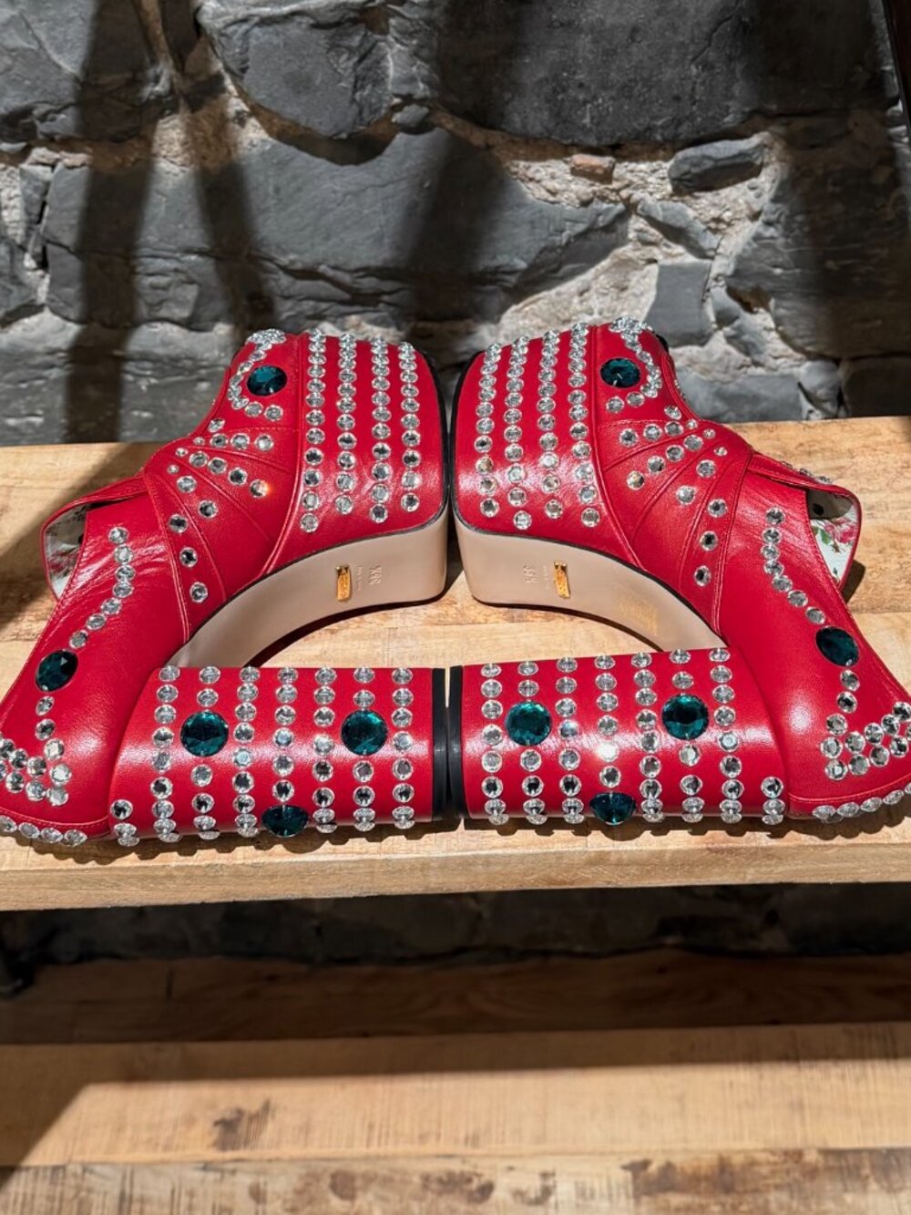 Gucci 2018 Red Leather Amilna Crystal Embellished Platform Pumps - Picture 9 of 12